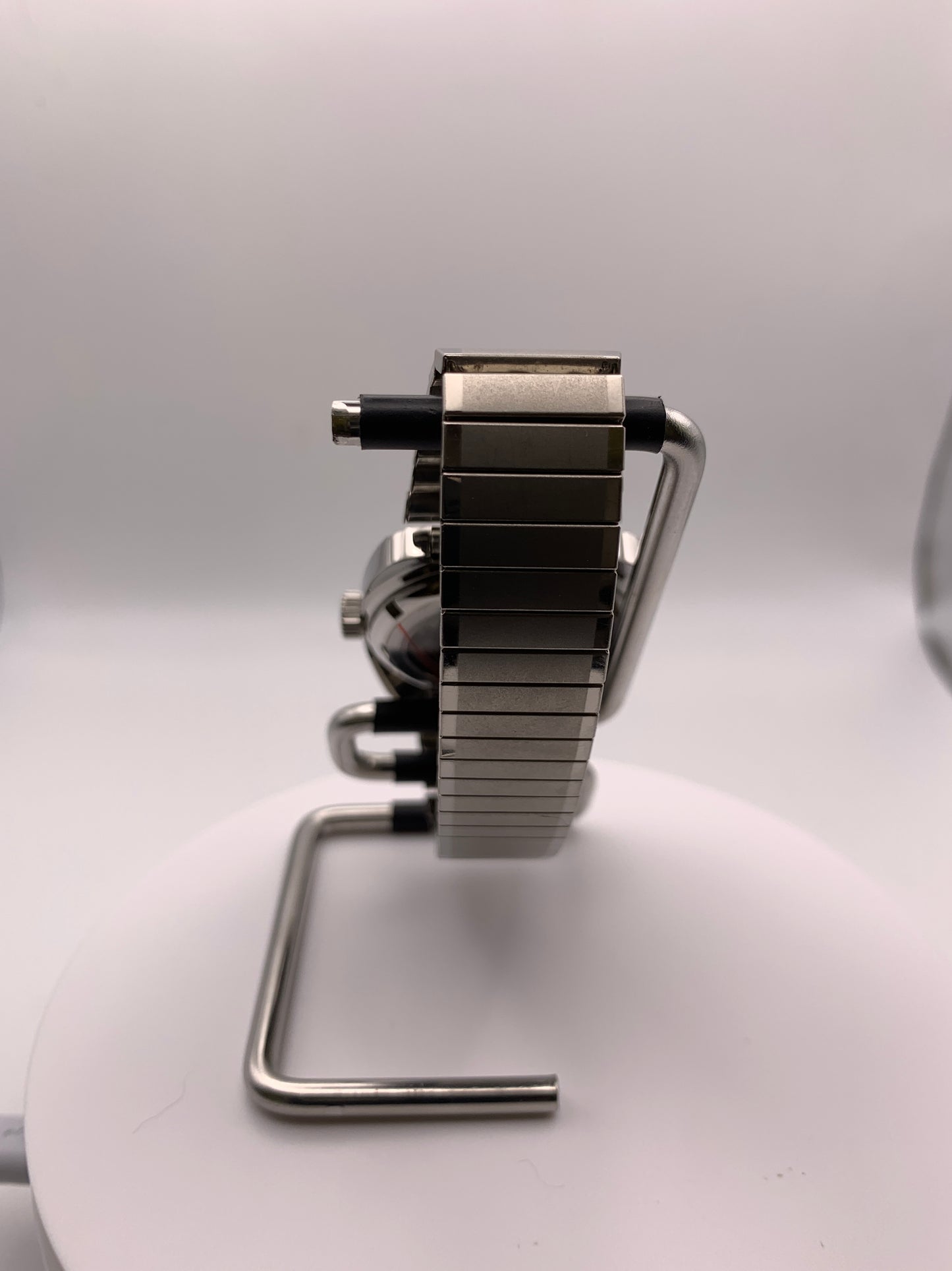 Aspects. 38mm faceted case. Vintage expanding bracelet. Acrylic dome crystal. NH38 automatic movement.