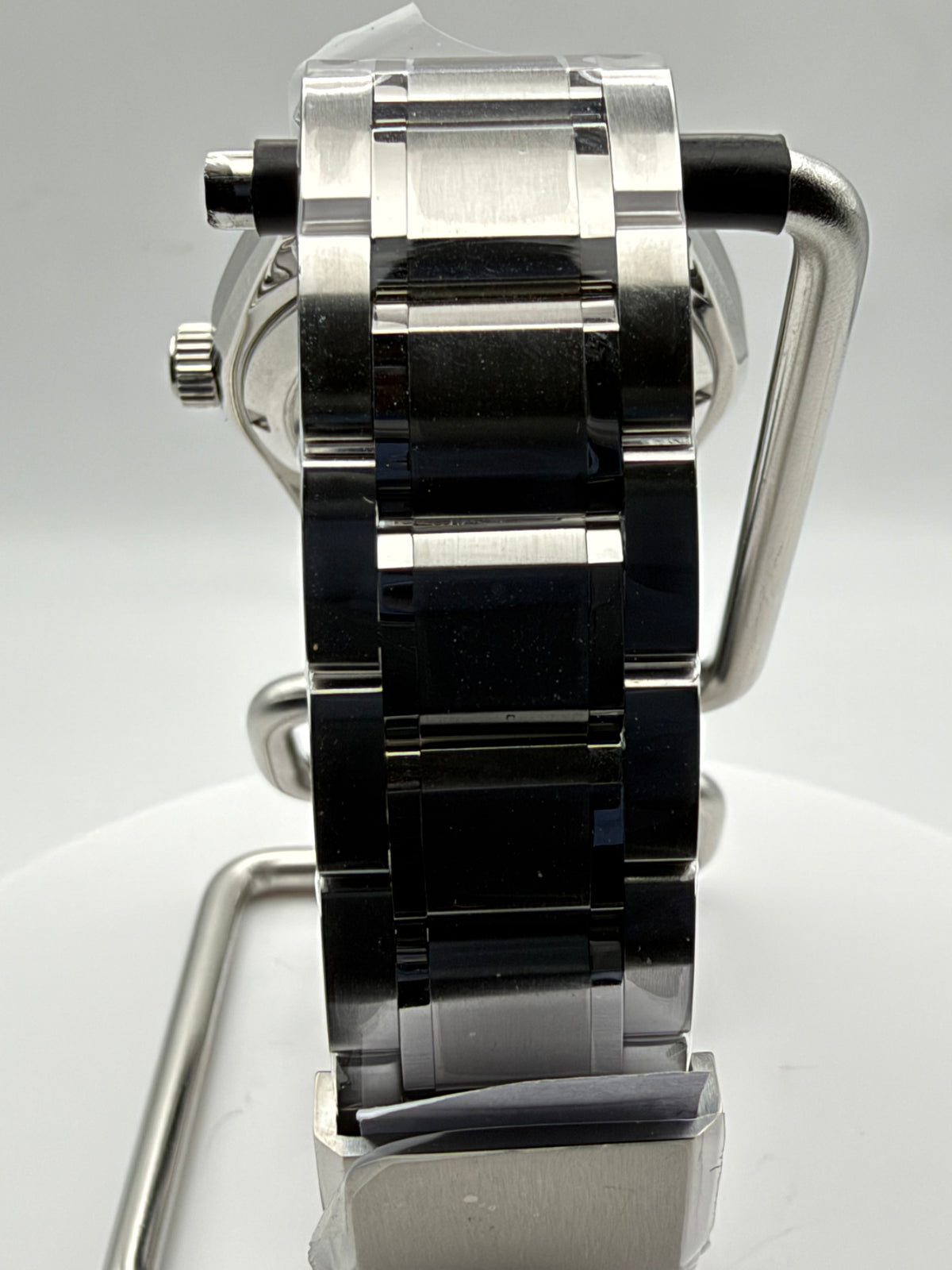 Brandy 1.4 - 38mm Stainless steel case. Double dome sapphire with AR. Seiko NH38.