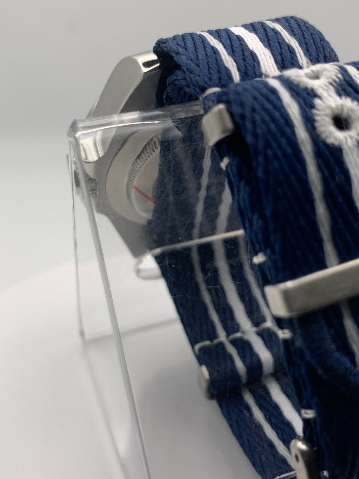 Monolith. 39mm Stainless steel. Sapphire crystal. Seiko NH38.