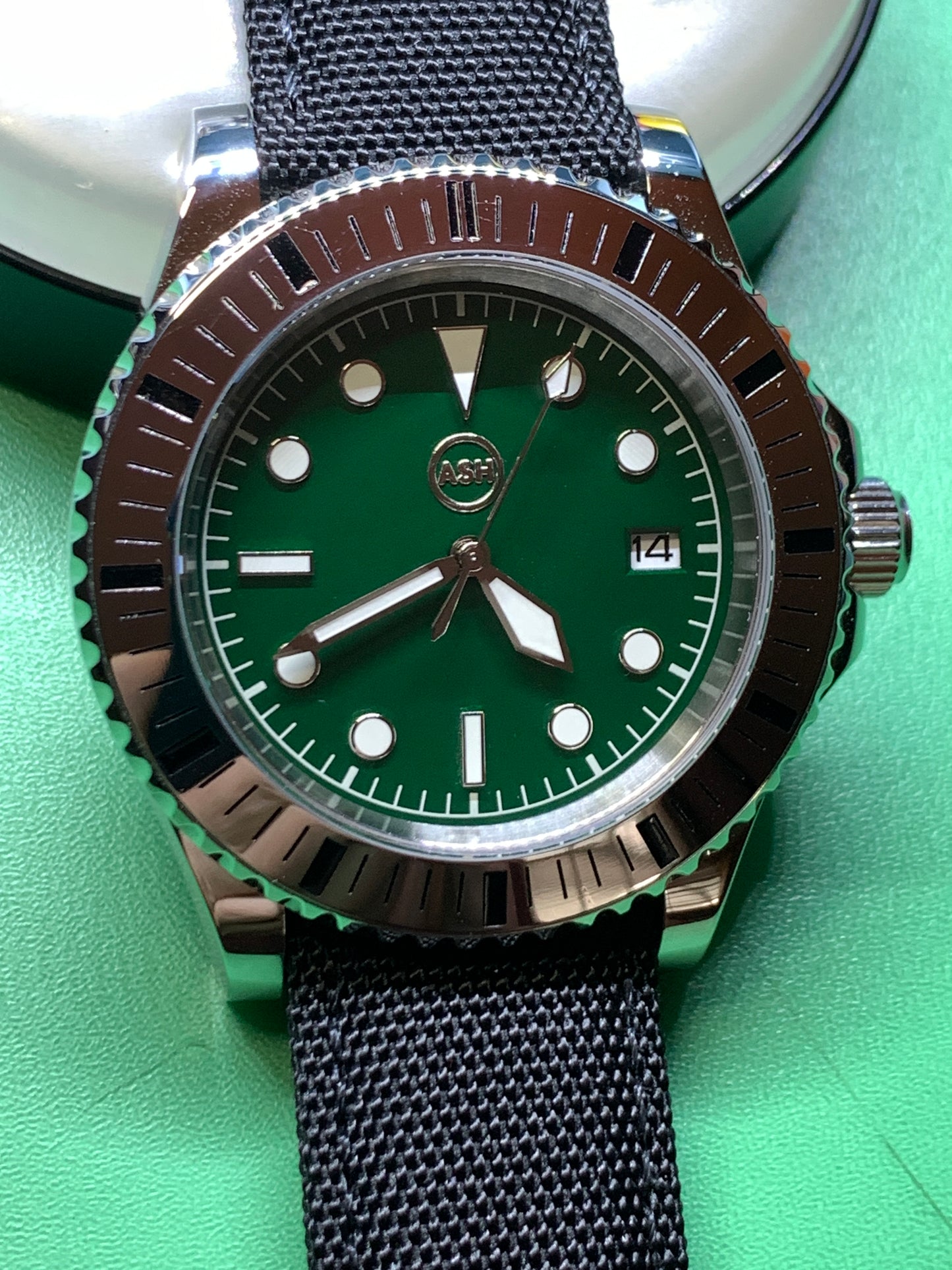Mirkwood. 42mm Stainless steel case. Fixed bezel. Sapphire crystal. Seiko NH35.