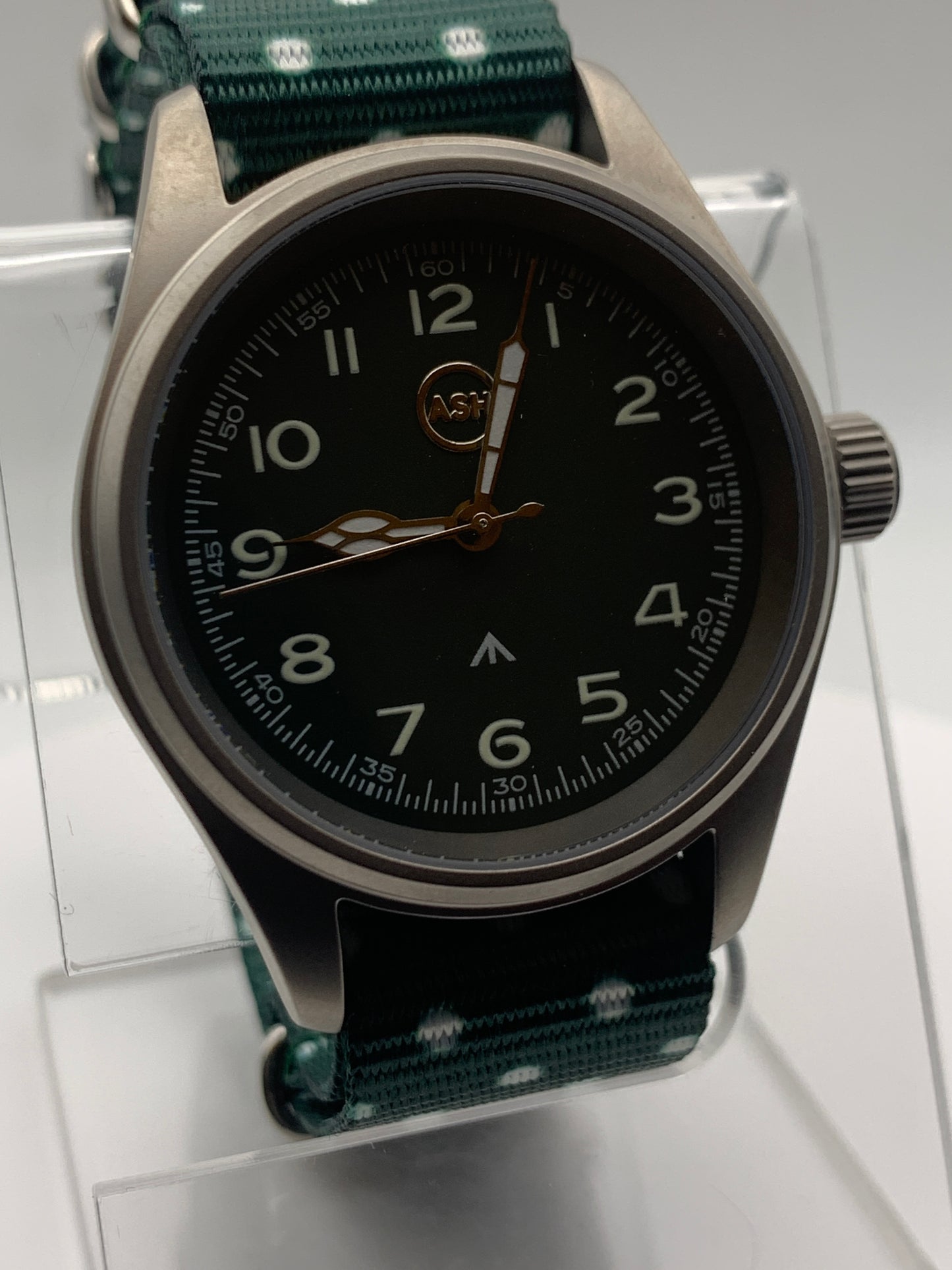 Warrior Chloe. 36mm Titanium case. Sapphire crystal. Seiko VH31 mecha-quartz.