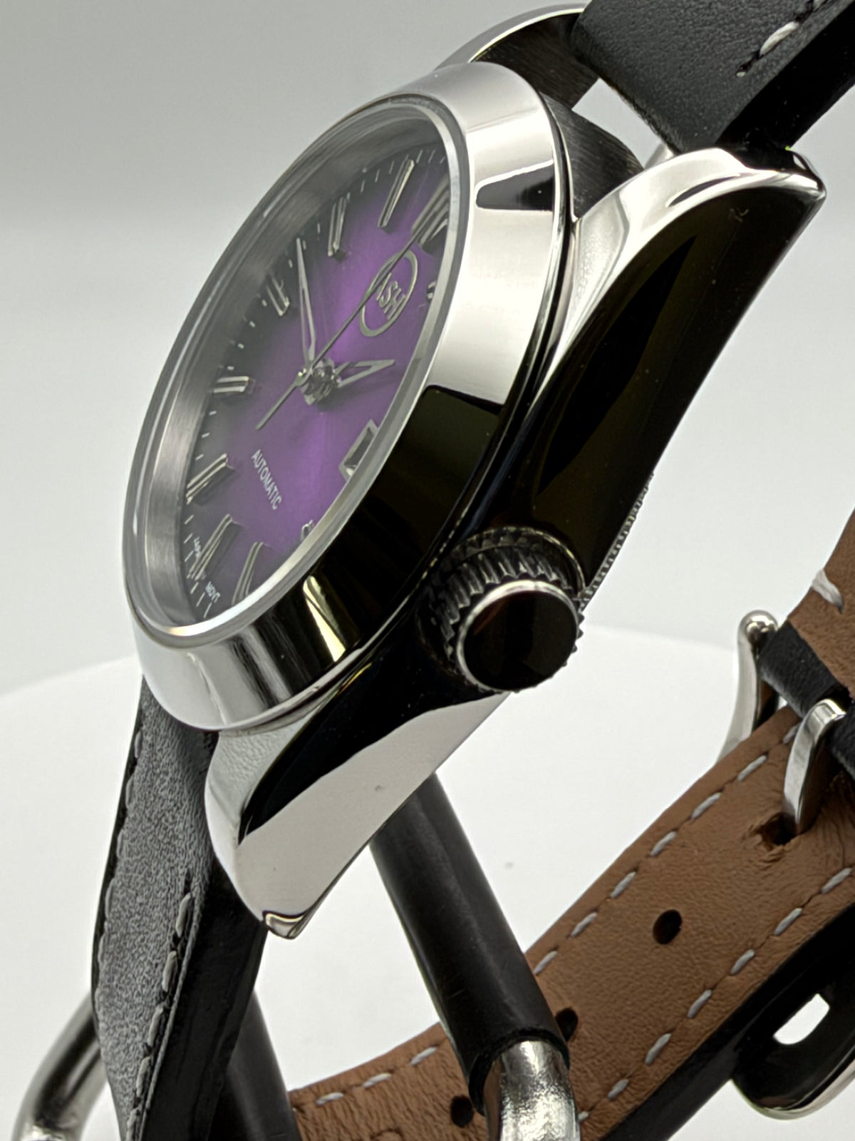 After Midnight. B-stock: indices imperfections between 1 and 3. 31mm stainless steel case. Sapphire crystal. Seiko NH05 automatic.