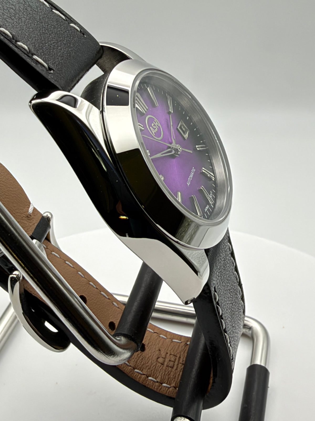 After Midnight. B-stock: indices imperfections between 1 and 3. 31mm stainless steel case. Sapphire crystal. Seiko NH05 automatic.