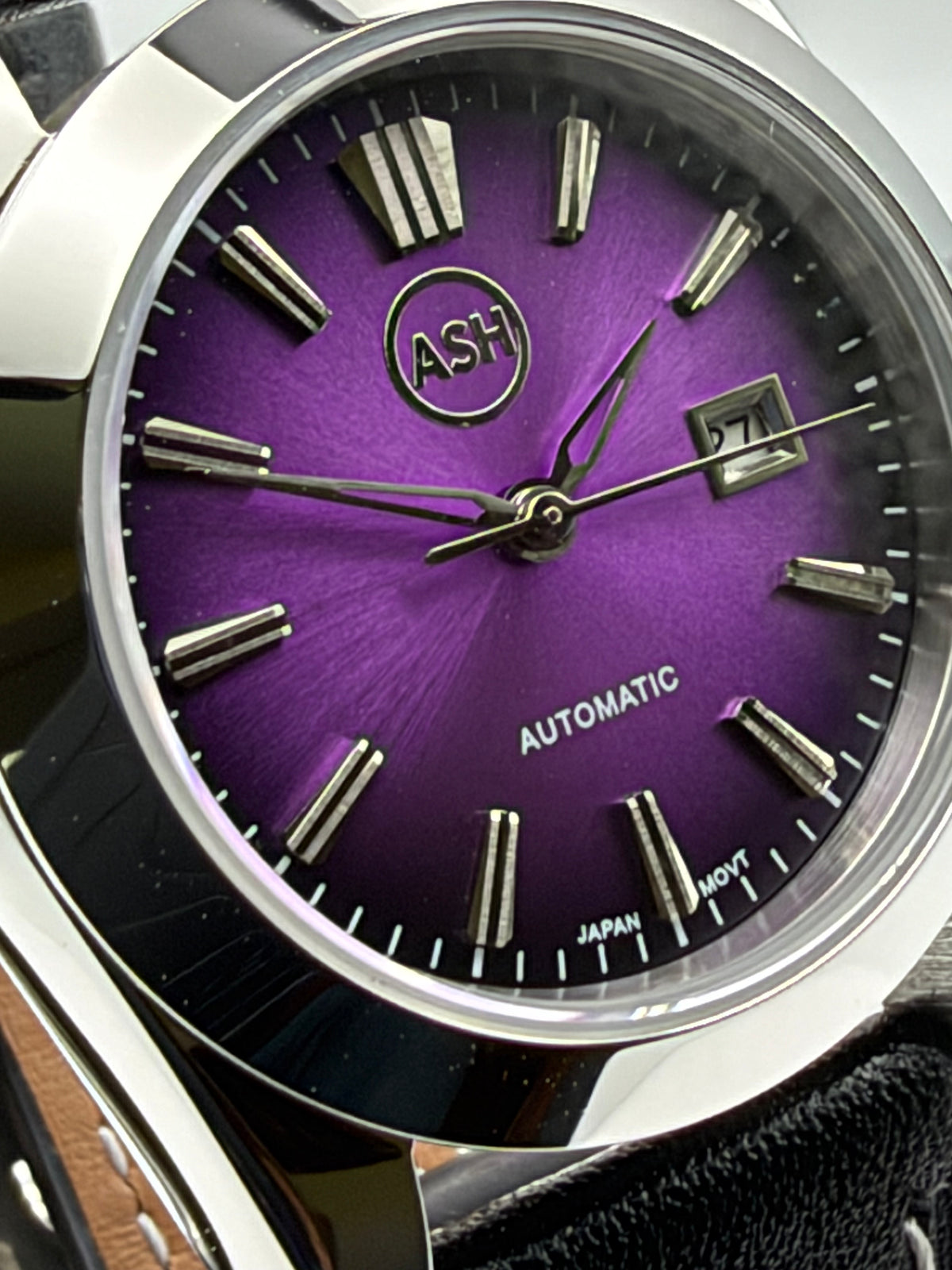 After Midnight. B-stock: indices imperfections between 1 and 3. 31mm stainless steel case. Sapphire crystal. Seiko NH05 automatic.