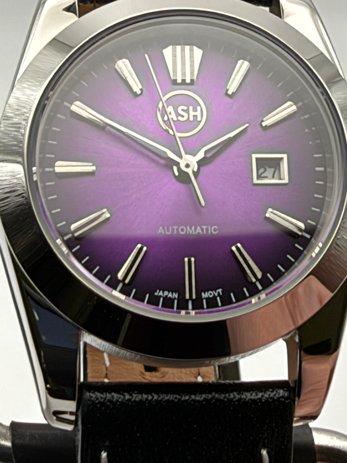 After Midnight. B-stock: indices imperfections between 1 and 3. 31mm stainless steel case. Sapphire crystal. Seiko NH05 automatic.