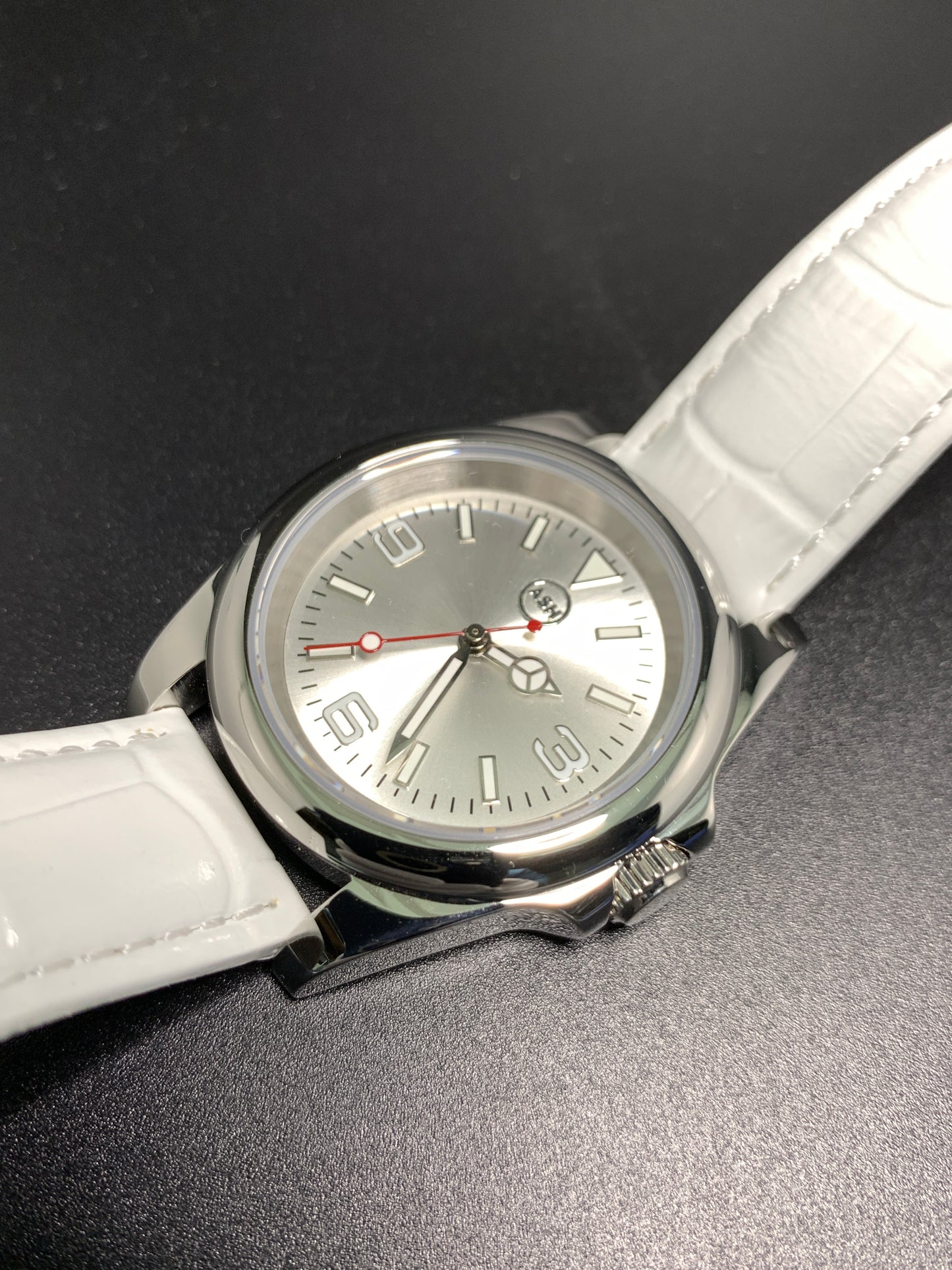 Custom Automatic Silver Sunburst Seiko Wristwatch