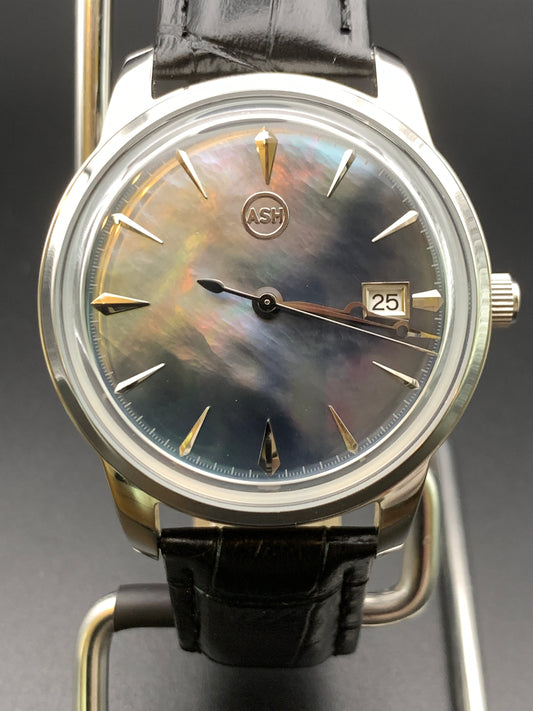 Stunning Mother of Pearl Domed Crystal Dress Watch. Seiko NH35