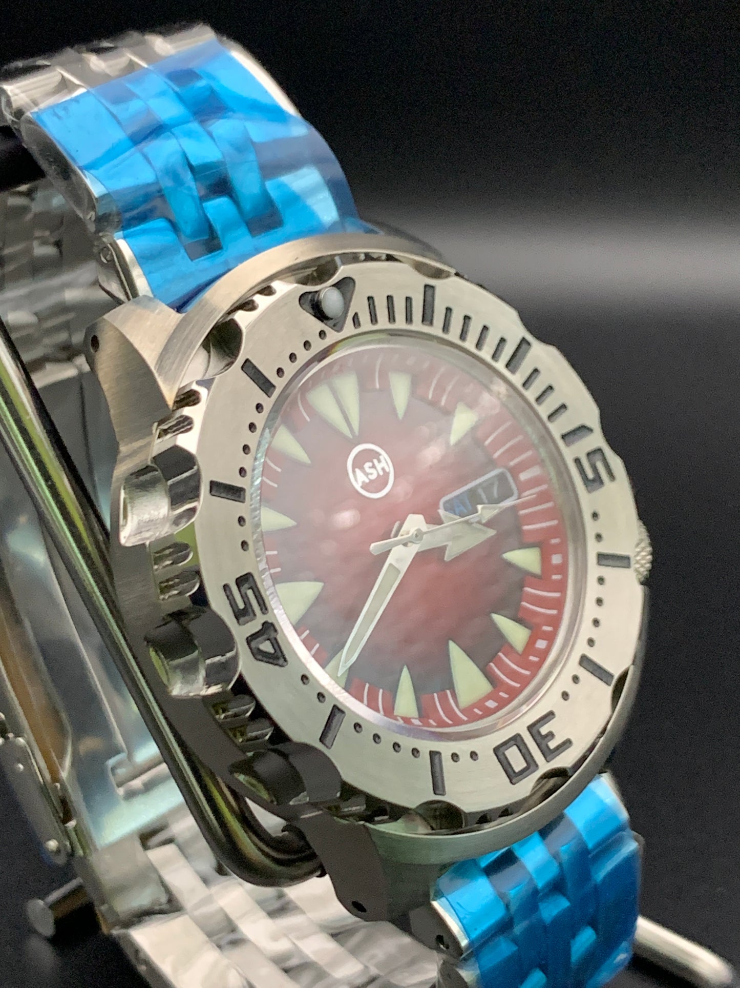 Vicious Monster Wristwatch. Seiko NH36 Automatic. Polished Bracelet.