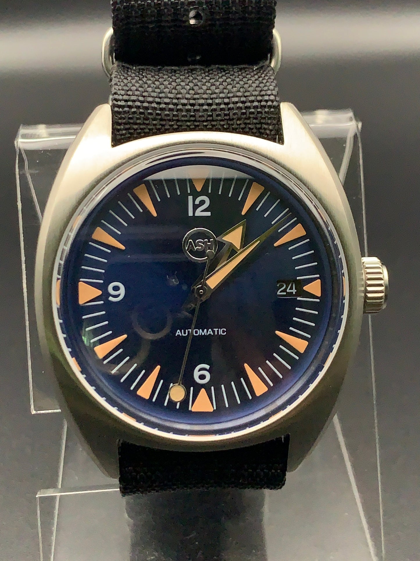 Blue sunray 39mm sport watch. Domed sapphire. Seiko NH35