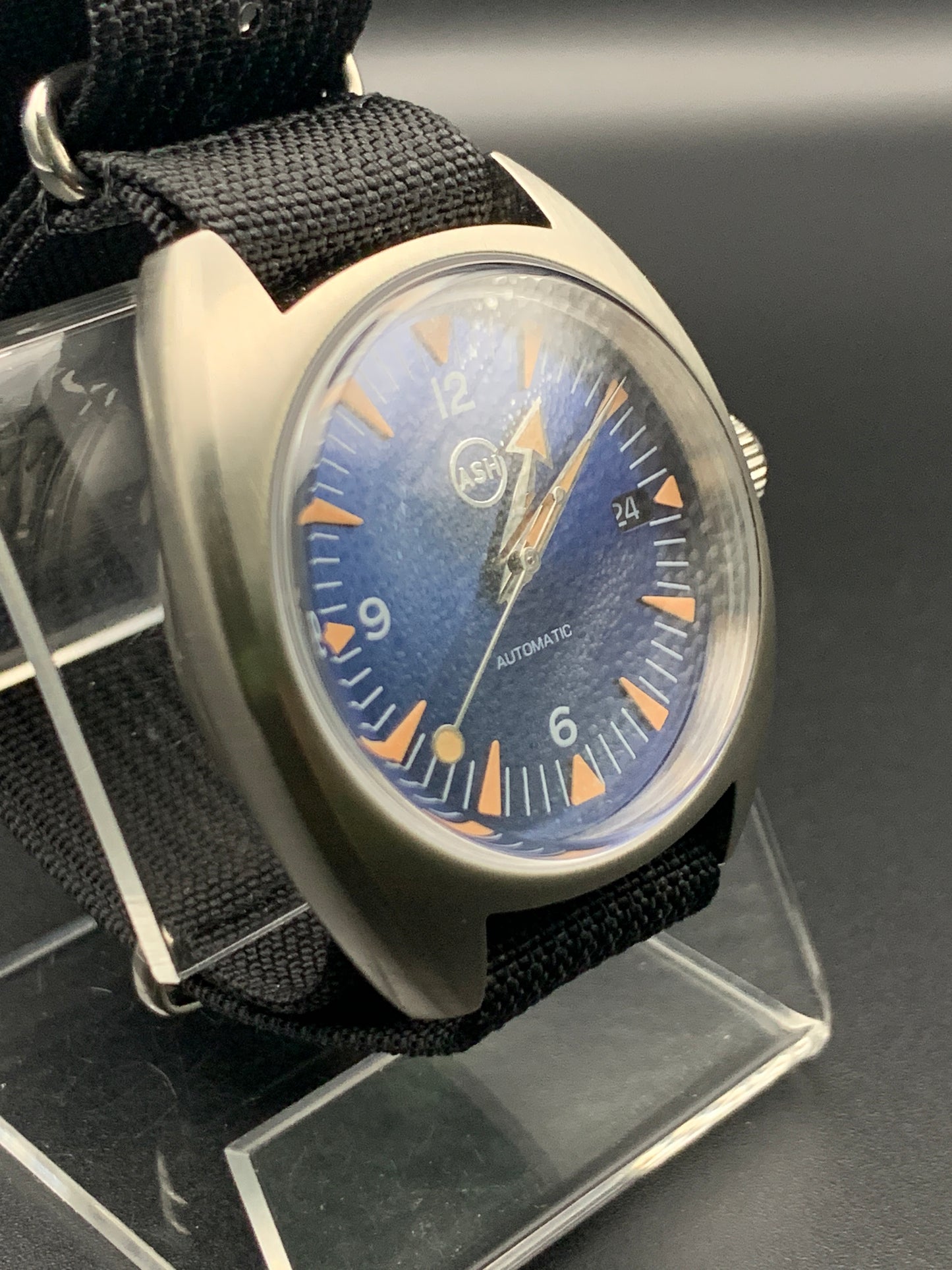 Blue sunray 39mm sport watch. Domed sapphire. Seiko NH35