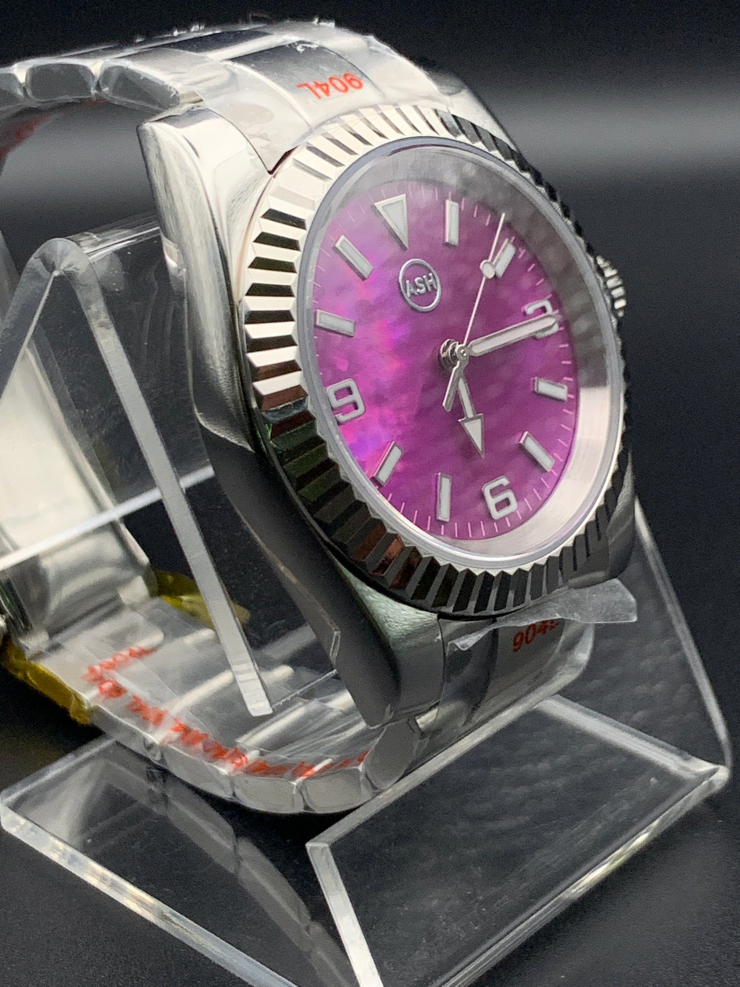Fuchsia mother of pearl sport watch. Fluted bezel. Bracelet. Seiko NH38. Sapphire crystal.