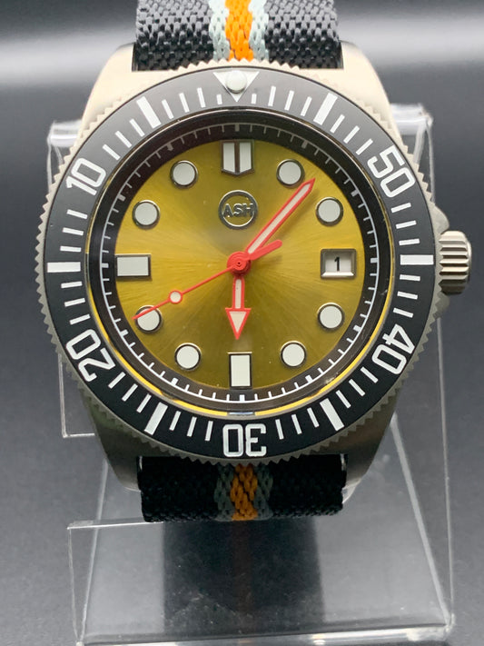 Titanium 42mm dive watch. Fixed lugs. Sapphire crystal. Seiko NH35. 200m water resistance.