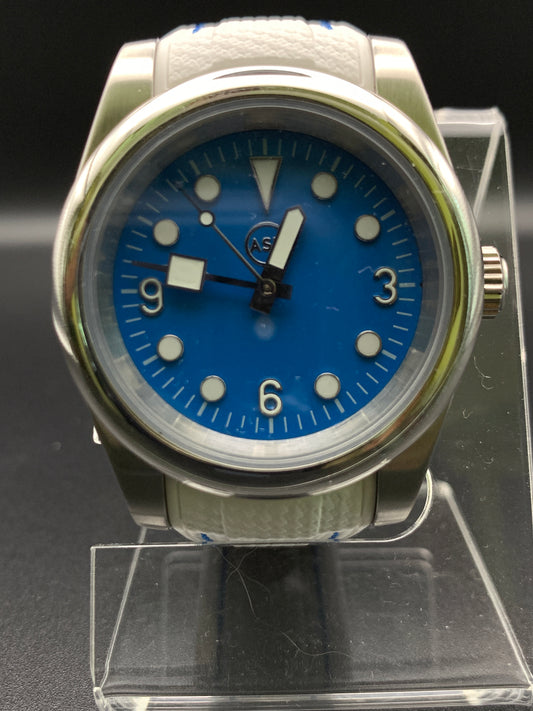 Bright blue 39mm sport watch. Sapphire crystal. Seiko NH38 automatic.