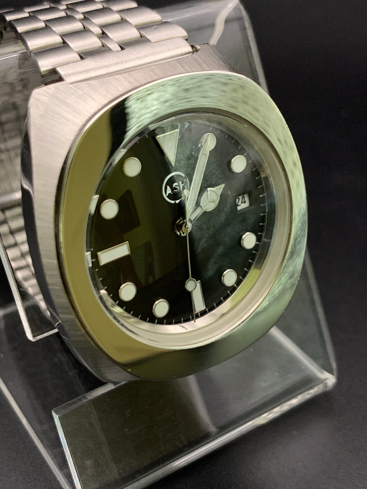 Vintage NOS Swiss case marriage. Miyota 8215 automatic movement.