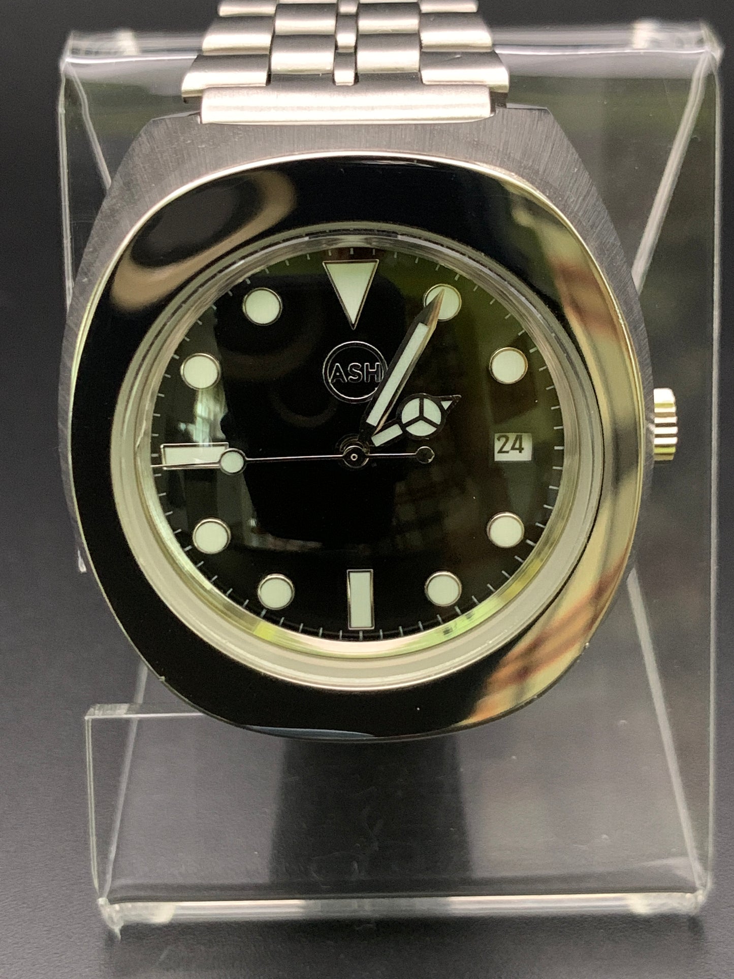 Vintage NOS Swiss case marriage. Miyota 8215 automatic movement.