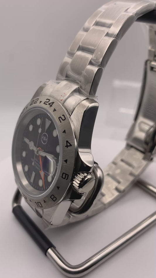 Xplorer Too. Custom requested.  39mm Stainless steel. Sapphire crystal. Seiko NH34 GMT.