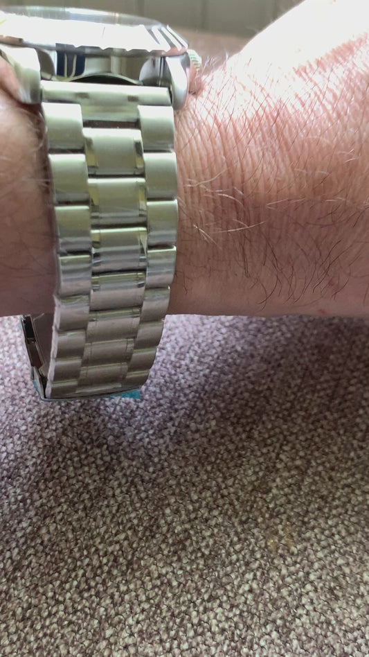 Indra’s Net. 41mm Stainless steel case.  Sapphire crystal. Seiko NH38.