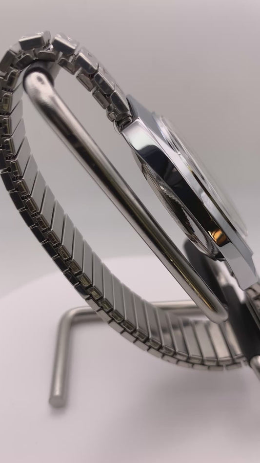 Blue Belle. Neo Vintage Collection. Sport watch. 36mm NOS Gruen case. Vintage expanding bracelet.