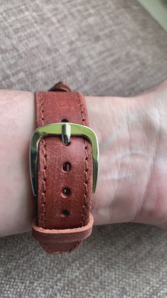 Red Five. 39mm Stainless steel. Sapphire crystal. Seiko NH38.