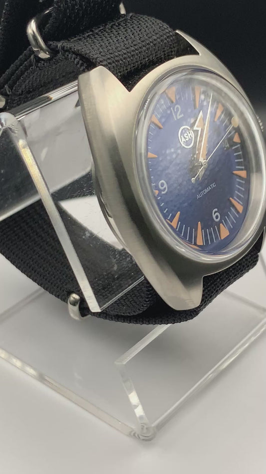 Blue Alpha. 39mm Stainless steel case. Domed sapphire crystal. NH38 automatic.
